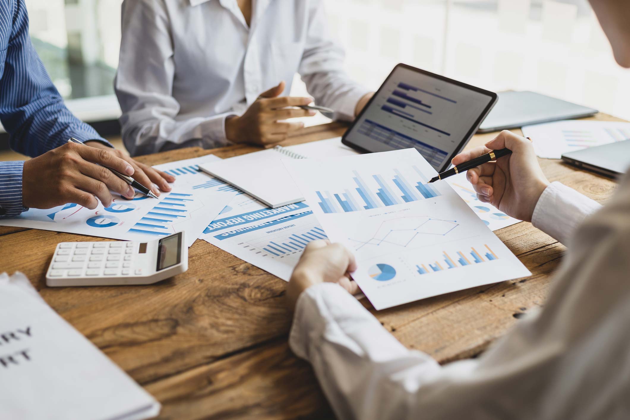 How to choose salary sacrifice or non-concessional contributions to maximise super and boost retirement savings